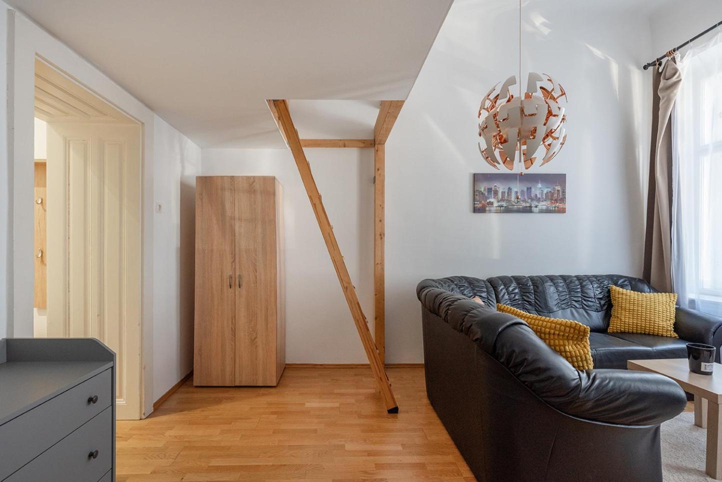 Apartment Ruhig Und Zentral Am Brunnenmarkt, Nur 15 Minuten Ins Zentrum Vienna